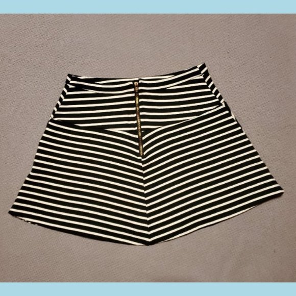 Candie's Black & White Striped Circle Skirt - Picture 2 of 5